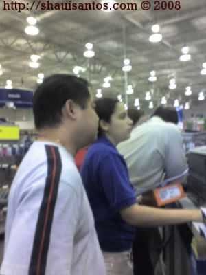 Kuya Arnel at Best Buy