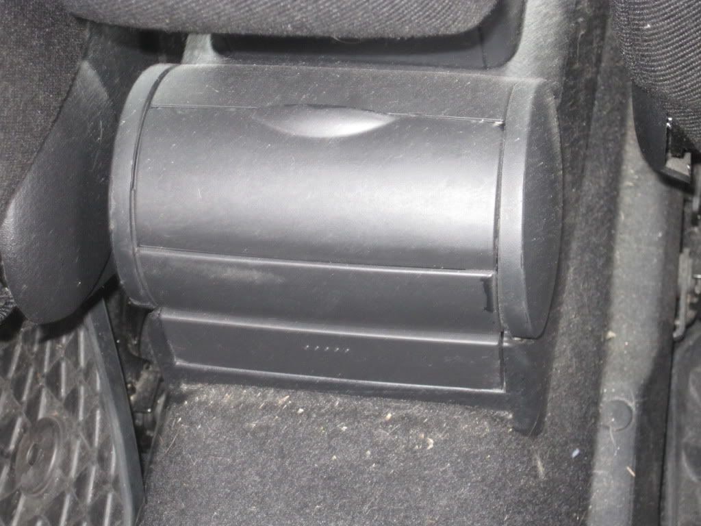 Installing a rear cup holder MkIV (Mk4) Golf & Bora ukmkivs