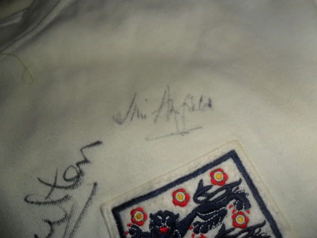SAM_4503.jpg jimmy armfield close up on shirt