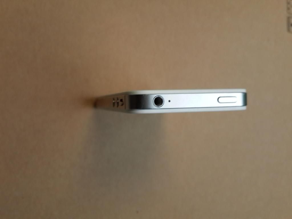 iPhone 4s 32G trắng quốc tế mới 98-99% - 3