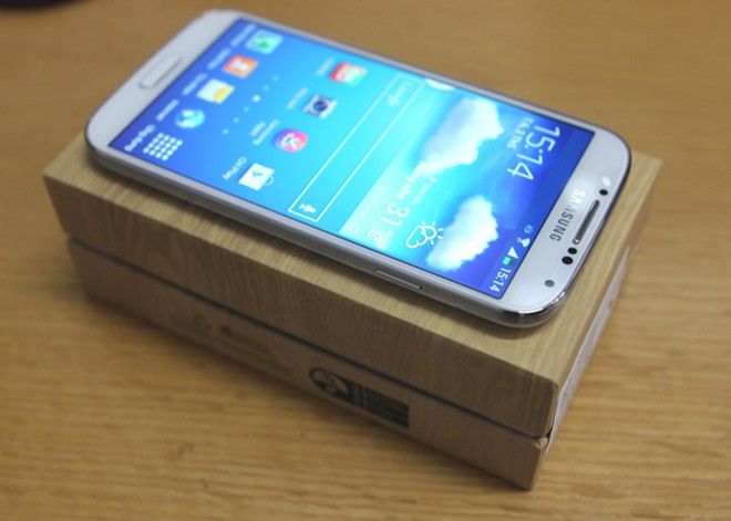 Samsung Galaxy S4 trắng chính hãng bh đến 25/6/2015