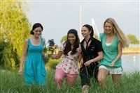 Sisterhood of the Traveling Pants 2, Firends forever!