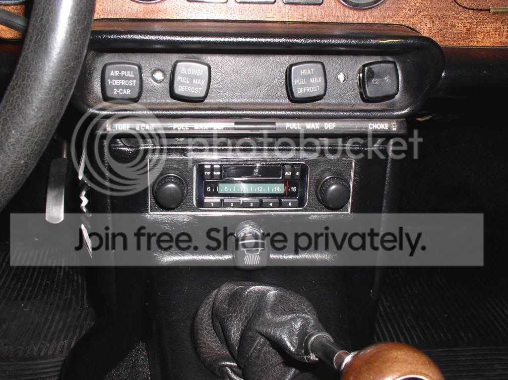 TR6-Radio-Installation-1.jpg